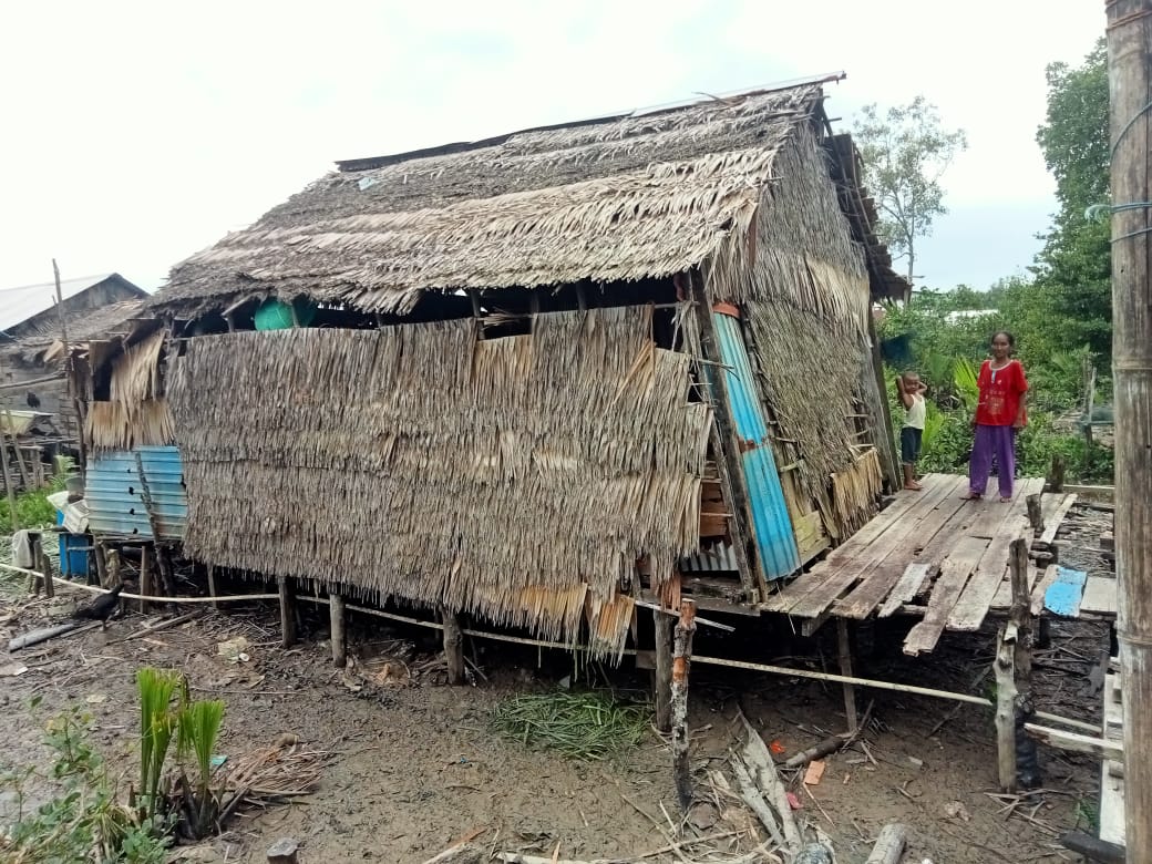 Sampaikan Pesan Kamtibmas,Kapolsek Bersama Ketua Bhayangkari Gelar Jumat Barokah